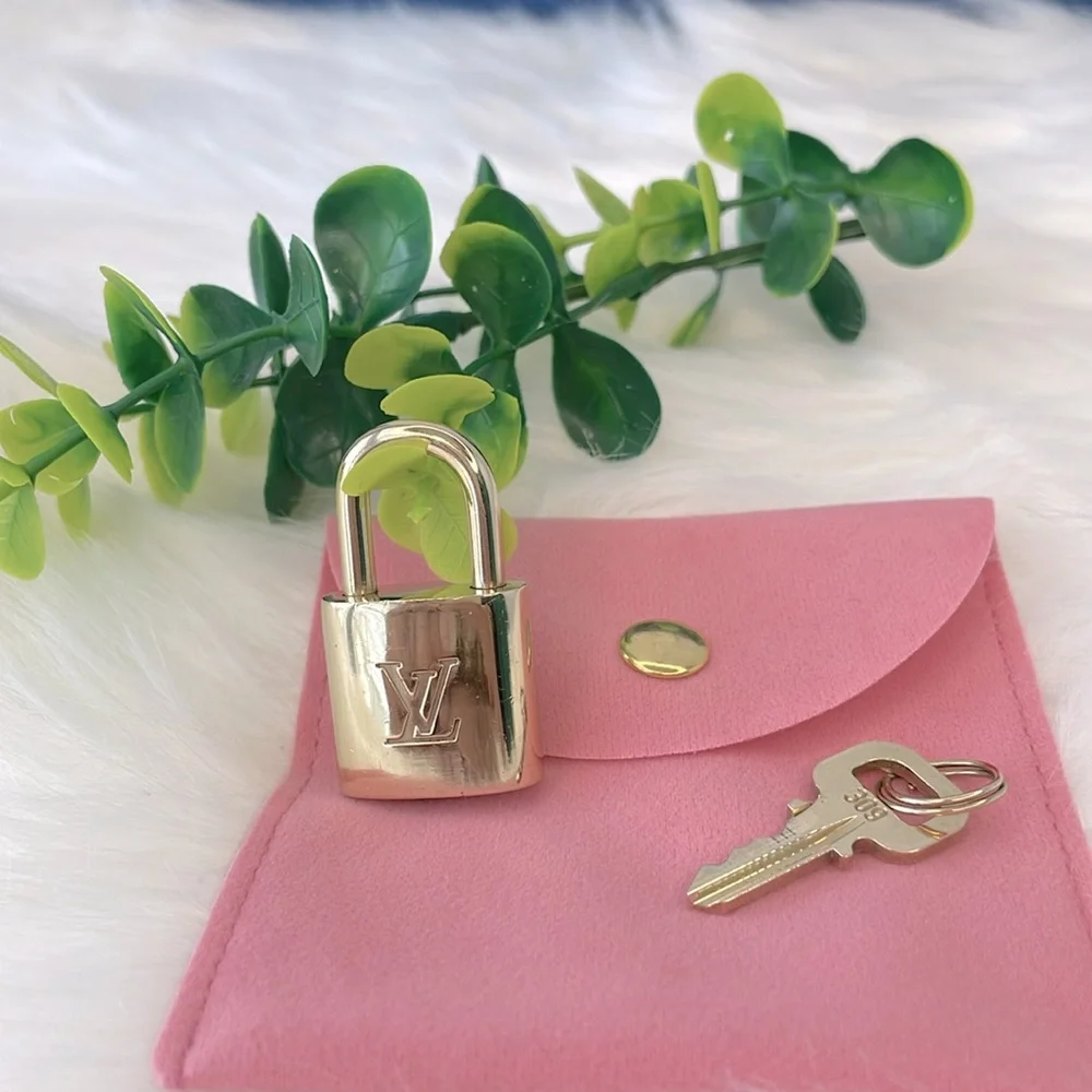 Louis Vuitton Padlock‎ And Key #309